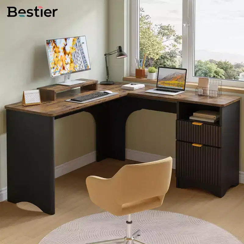 Bureau d'angle en L de 55 pouces avec tiroirs, bureau d'ordinateur de bureau avec coins arrondis, support d'écran et panneaux cannelés, blanc et noyer